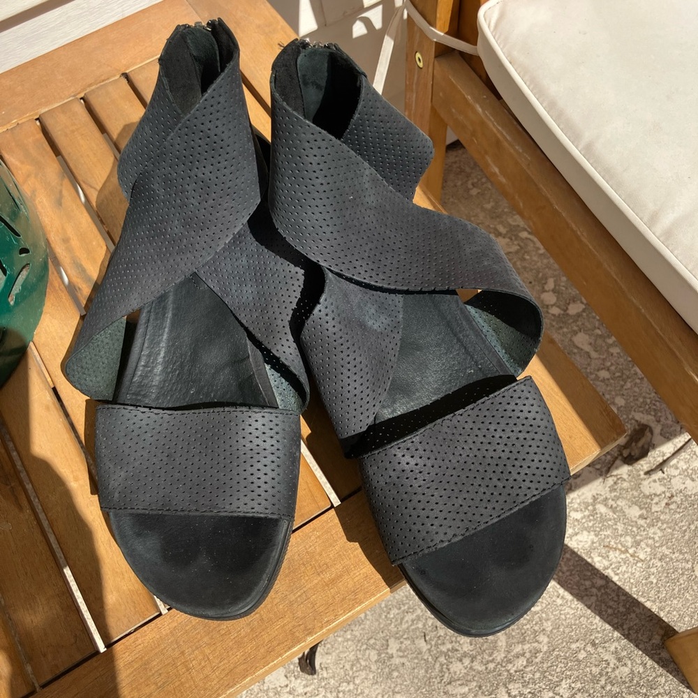 Eileen Fisher platform sneaker sole strappy nubuck gladiator sandals - Picture 4 of 5